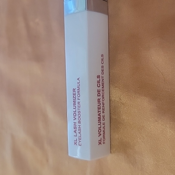 NEW Dermelect Cosmeceuticals XL Lash Volumizer - Picture 3 of 3